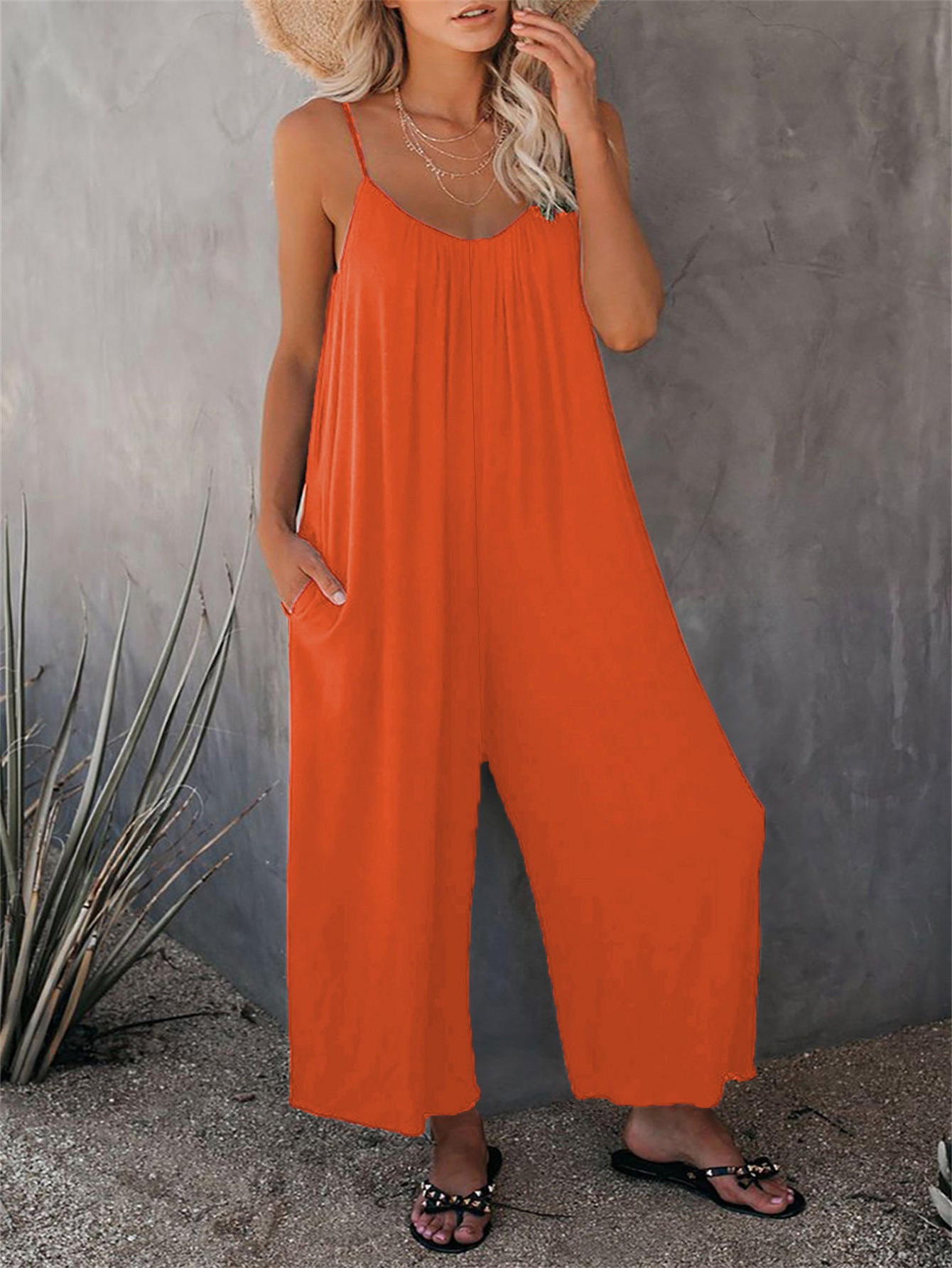 Jumpsuite woman                                                 SCOPRI LO SCONTO AL CHECK OUT